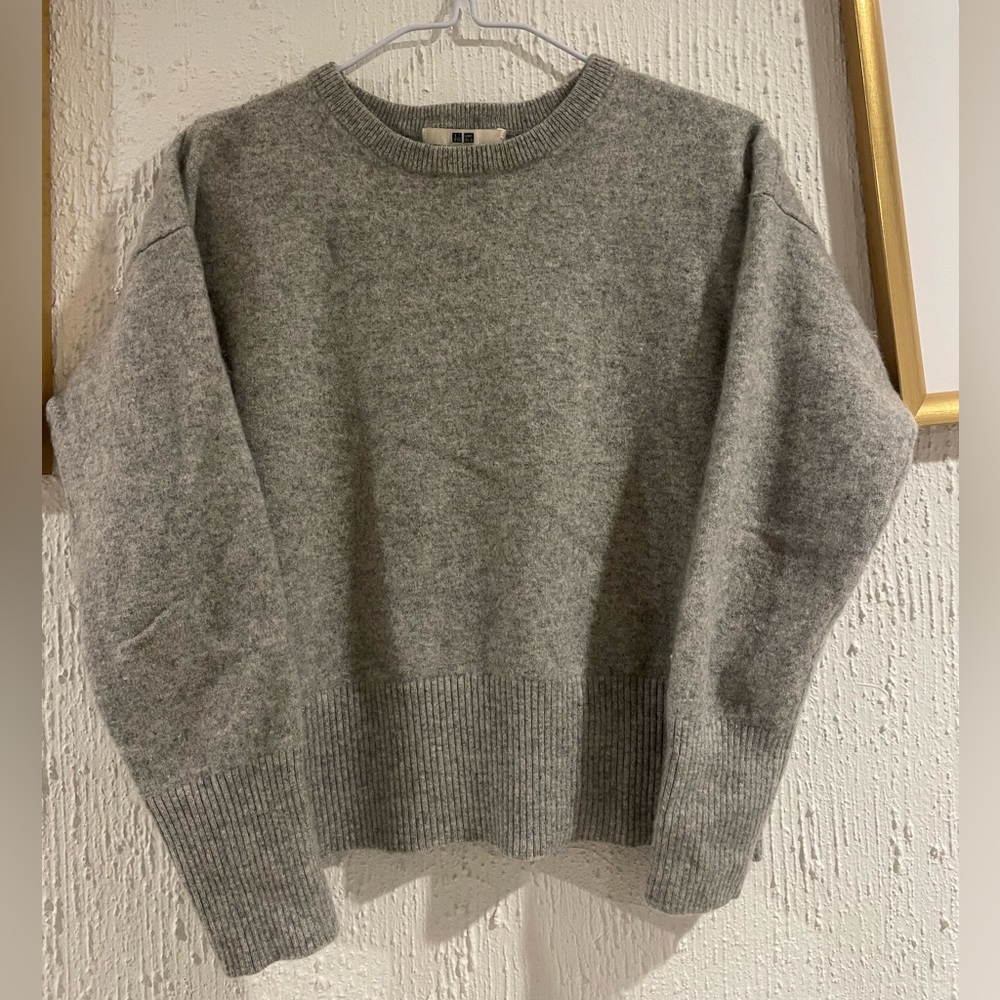 CASHMERE Uniqlo Men's Heather Gray Crewneck Sweater